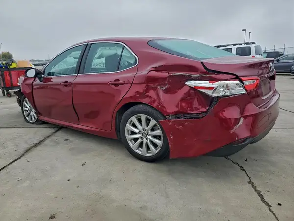4T1B11HK1JU553618 2018 TOYOTA CAMRY - Image 2