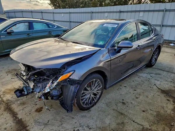 4T1B11HK1JU554123 2018 TOYOTA CAMRY - Image 1