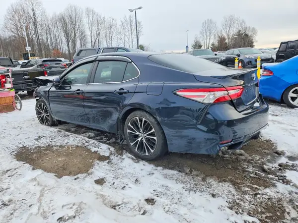 4T1B11HK1JU554770 2018 TOYOTA CAMRY - Image 2