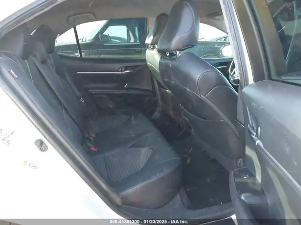 4T1B11HK1JU554798 2018 TOYOTA CAMRY - Image 8