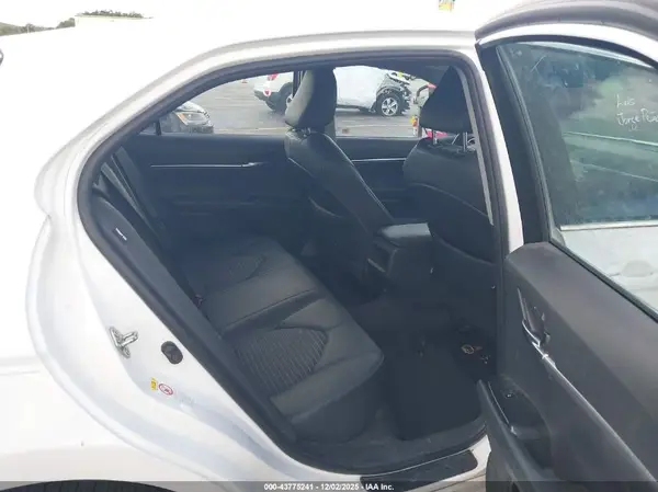 4T1B11HK1JU554932 2018 TOYOTA CAMRY - Image 8