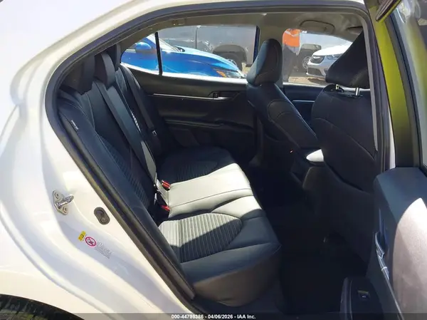 4T1B11HK1JU555269 2018 TOYOTA CAMRY - Image 8