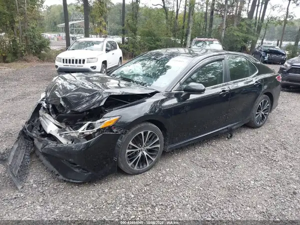 4T1B11HK1JU555367 2018 TOYOTA CAMRY - Image 2