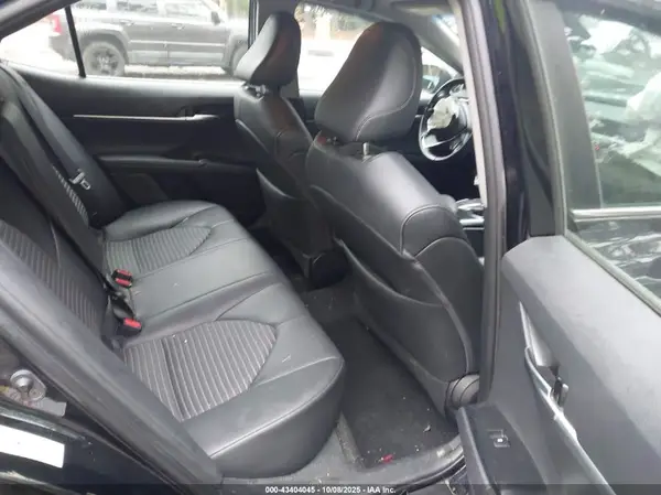 4T1B11HK1JU555367 2018 TOYOTA CAMRY - Image 8