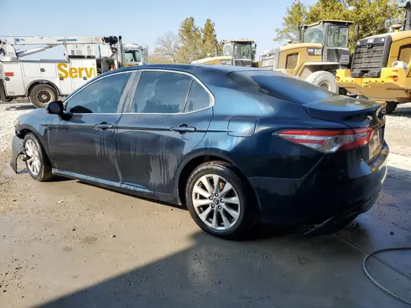 4T1B11HK1JU556521 2018 TOYOTA CAMRY - Image 2