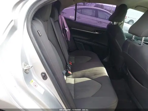 4T1B11HK1JU557412 2018 TOYOTA CAMRY - Image 8