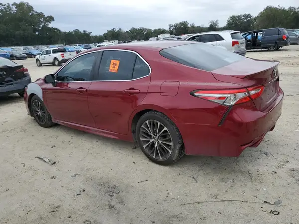 4T1B11HK1JU557877 2018 TOYOTA CAMRY - Image 2