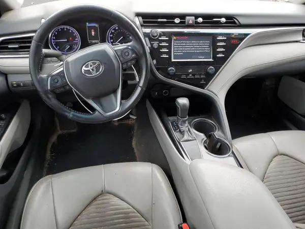 4T1B11HK1JU557877 2018 TOYOTA CAMRY - Image 8