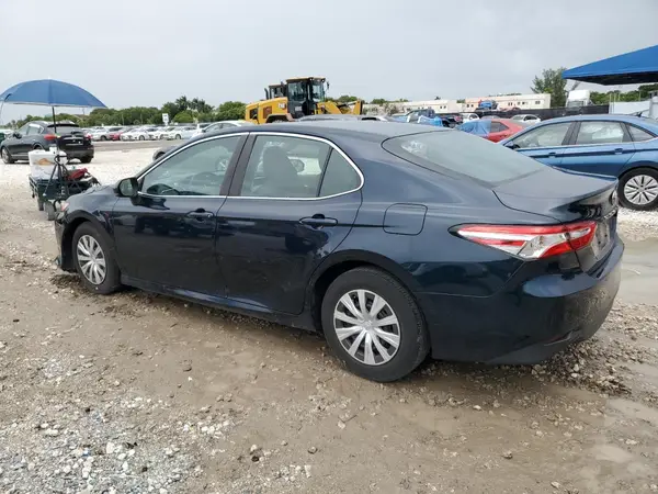 4T1B11HK1JU558009 2018 TOYOTA CAMRY - Image 2