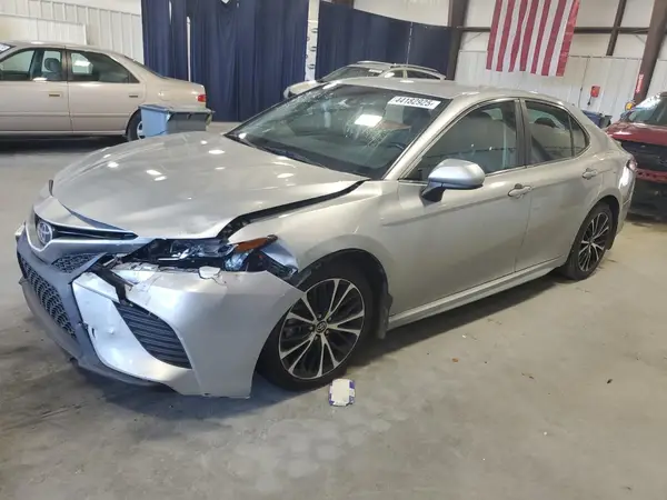 4T1B11HK1JU558771 2018 TOYOTA CAMRY - Image 1