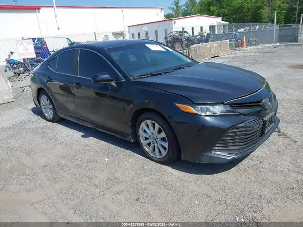 4T1B11HK1JU559113 2018 TOYOTA CAMRY - Image 1