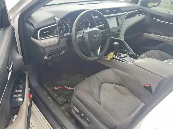 4T1B11HK1JU560844 2018 TOYOTA CAMRY - Image 8