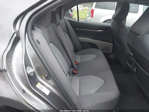 4T1B11HK1JU561136 2018 TOYOTA CAMRY - Image 8