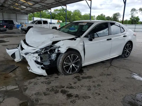 4T1B11HK1JU561637 2018 TOYOTA CAMRY - Image 1