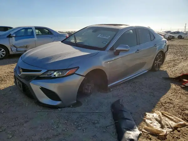 4T1B11HK1JU561766 2018 TOYOTA CAMRY - Image 1