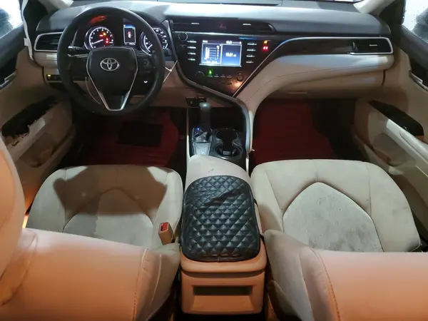4T1B11HK1JU563047 2018 TOYOTA CAMRY - Image 8