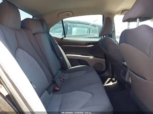 4T1B11HK1JU563114 2018 TOYOTA CAMRY - Image 8