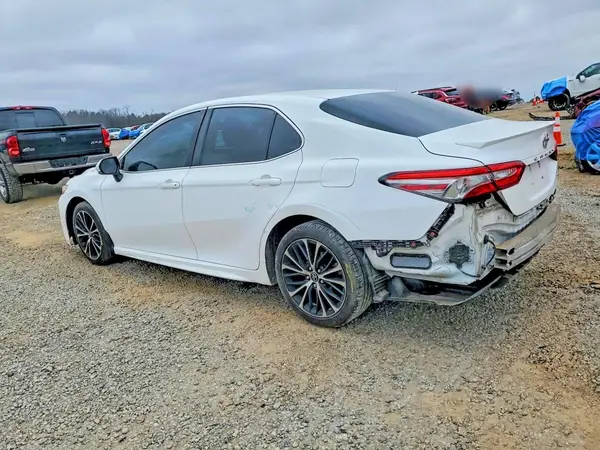 4T1B11HK1JU563694 2018 TOYOTA CAMRY - Image 2