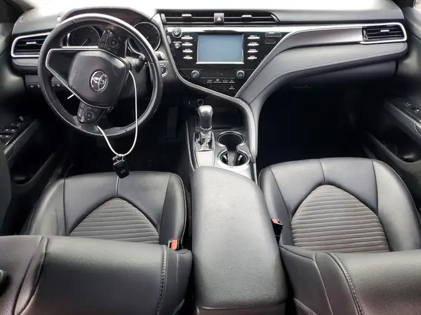 4T1B11HK1JU563694 2018 TOYOTA CAMRY - Image 8