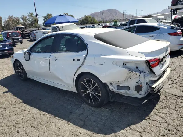 4T1B11HK1JU563906 2018 TOYOTA CAMRY - Image 2