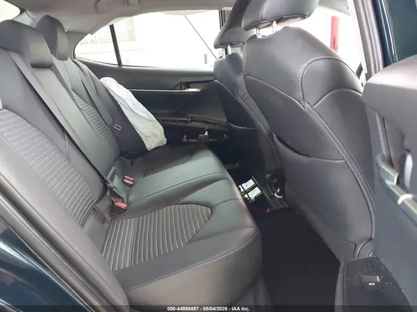 4T1B11HK1JU565851 2018 TOYOTA CAMRY - Image 8