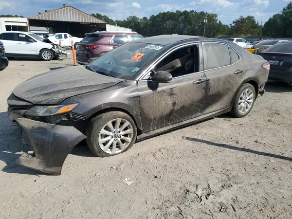 4T1B11HK1JU566921 2018 TOYOTA CAMRY - Image 1