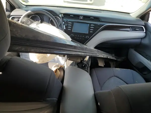 4T1B11HK1JU566921 2018 TOYOTA CAMRY - Image 8