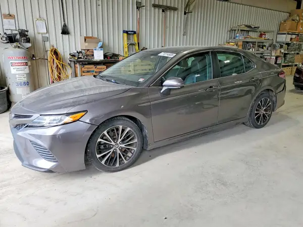 4T1B11HK1JU569687 2018 TOYOTA CAMRY - Image 1