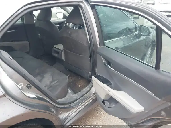 4T1B11HK1JU570192 2018 TOYOTA CAMRY - Image 8