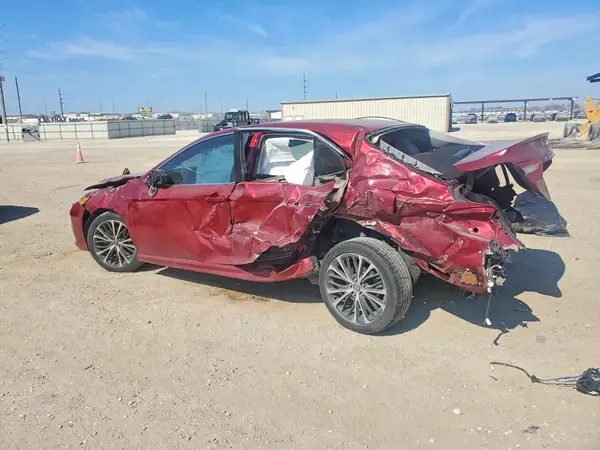4T1B11HK1JU571584 2018 TOYOTA CAMRY - Image 2