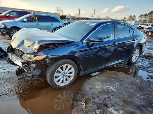 4T1B11HK1JU572346 2018 TOYOTA CAMRY - Image 1