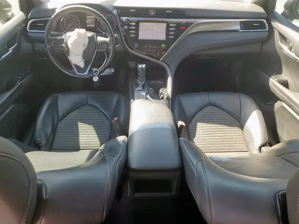 4T1B11HK1JU575067 2018 TOYOTA CAMRY - Image 8