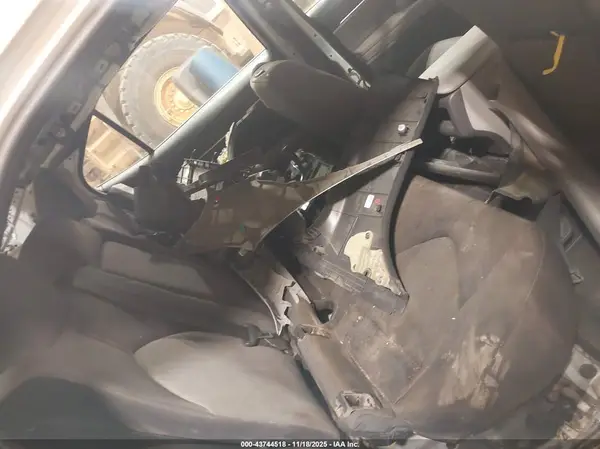 4T1B11HK1JU575229 2018 TOYOTA CAMRY - Image 8