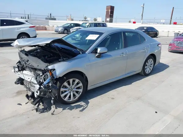 4T1B11HK1JU576297 2018 TOYOTA CAMRY - Image 2