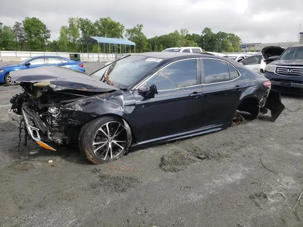 4T1B11HK1JU578230 2018 TOYOTA CAMRY - Image 1
