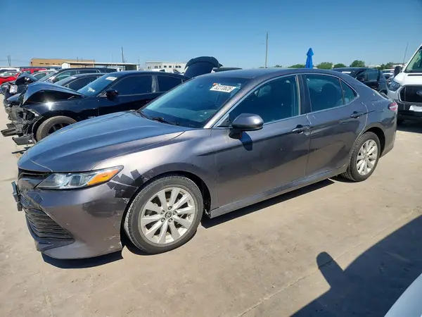 4T1B11HK1JU578373 2018 TOYOTA CAMRY - Image 1
