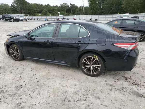 4T1B11HK1JU579118 2018 TOYOTA CAMRY - Image 2