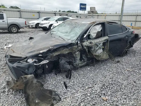 4T1B11HK1JU581922 2018 TOYOTA CAMRY - Image 1