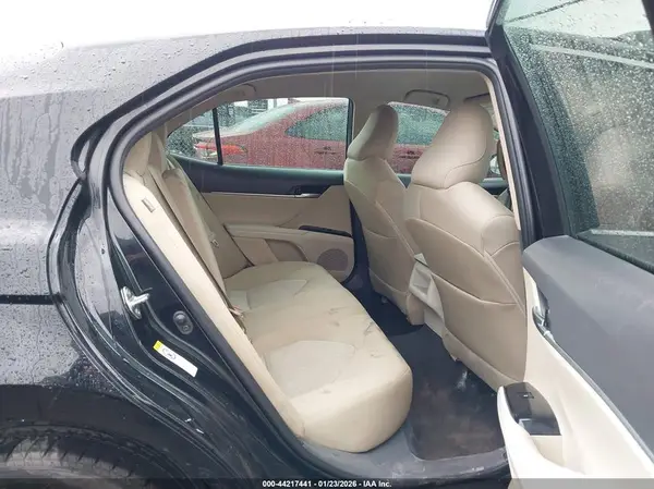 4T1B11HK1JU582326 2018 TOYOTA CAMRY - Image 8