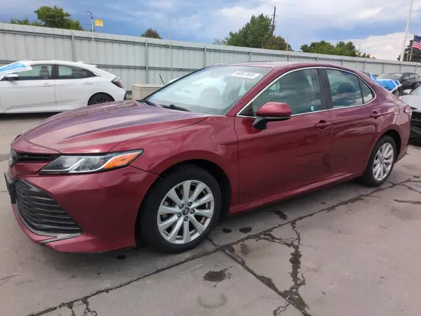 4T1B11HK1JU582391 2018 TOYOTA CAMRY - Image 1