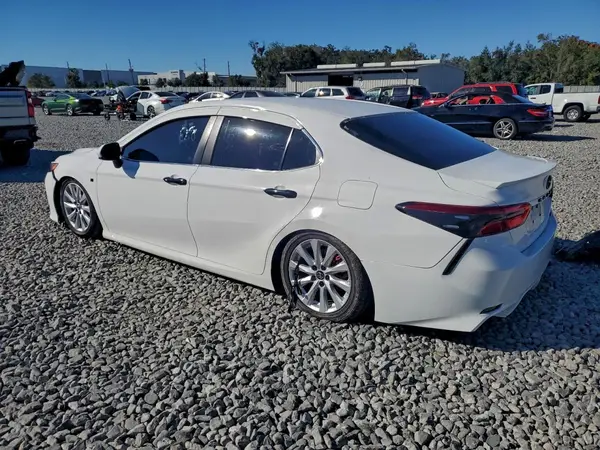 4T1B11HK1JU582911 2018 TOYOTA CAMRY - Image 2