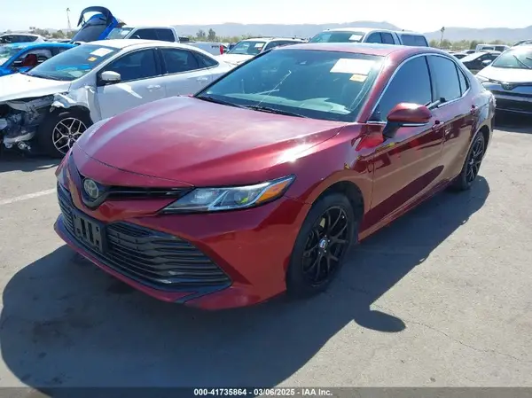 4T1B11HK1JU583024 2018 TOYOTA CAMRY - Image 2
