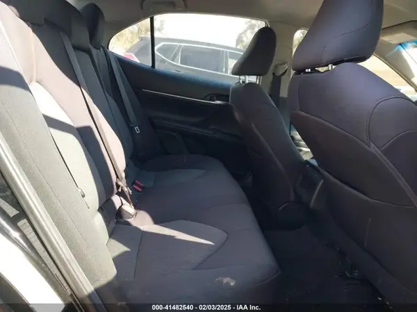 4T1B11HK1JU583394 2018 TOYOTA CAMRY - Image 8
