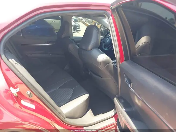 4T1B11HK1JU585632 2018 TOYOTA CAMRY - Image 8