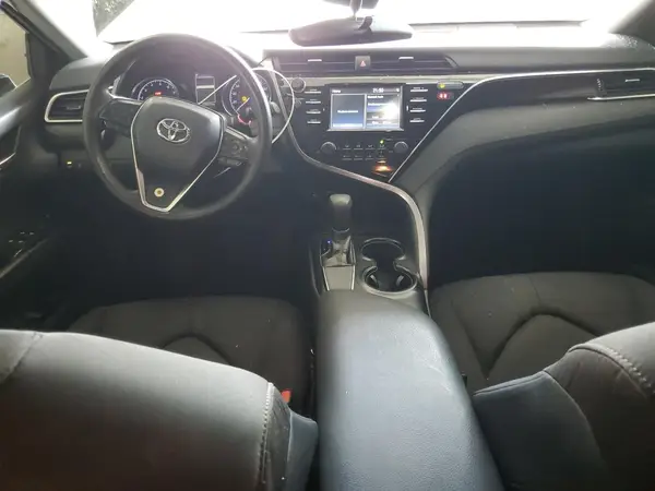4T1B11HK1JU585744 2018 TOYOTA CAMRY - Image 8