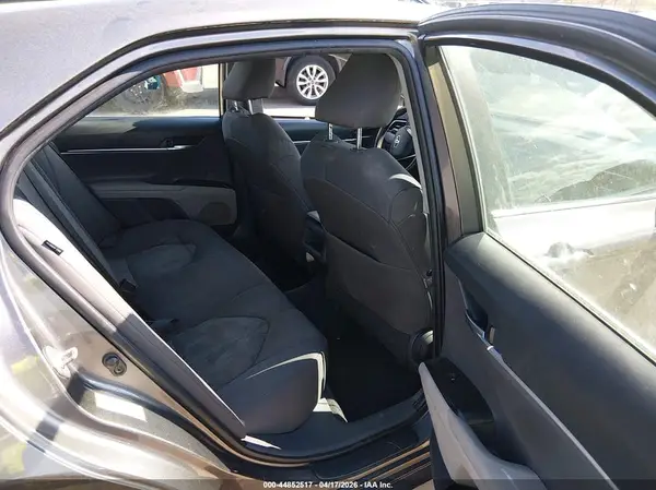 4T1B11HK1JU586246 2018 TOYOTA CAMRY - Image 8