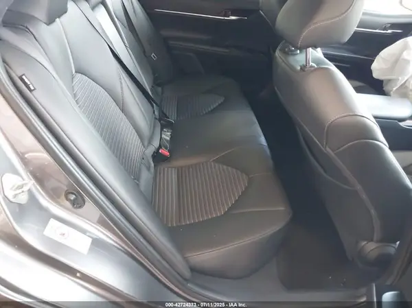 4T1B11HK1JU586568 2018 TOYOTA CAMRY - Image 8
