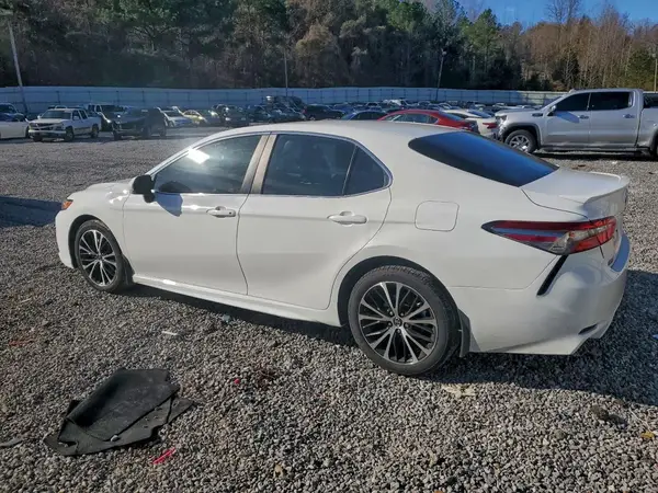 4T1B11HK1JU586683 2018 TOYOTA CAMRY - Image 2