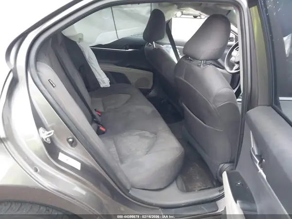 4T1B11HK1JU586926 2018 TOYOTA CAMRY - Image 8