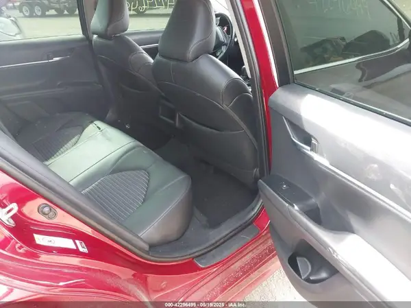 4T1B11HK1JU589728 2018 TOYOTA CAMRY - Image 8